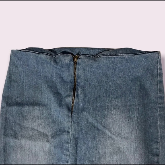 🌟SALE 2/$10.00‼️ NEW LAVIVA Women’s Blue Denim Pencil Jean Skirt size 8 - Picture 4 of 5